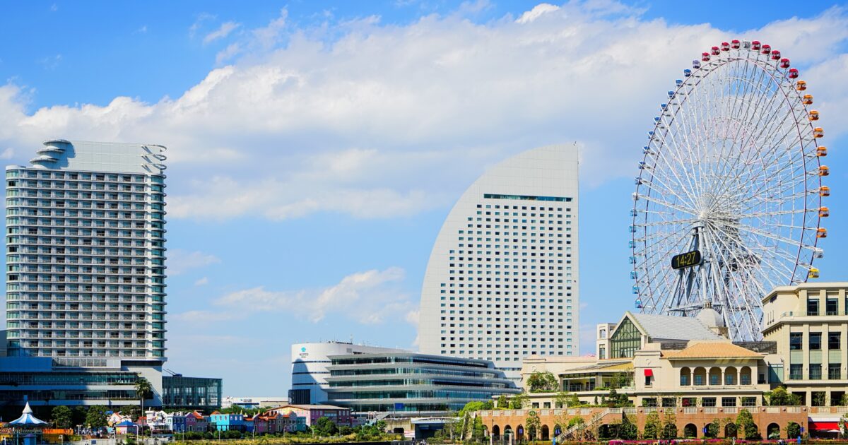 横浜コスモワールドとインターコンチネンタルホテルと観覧車